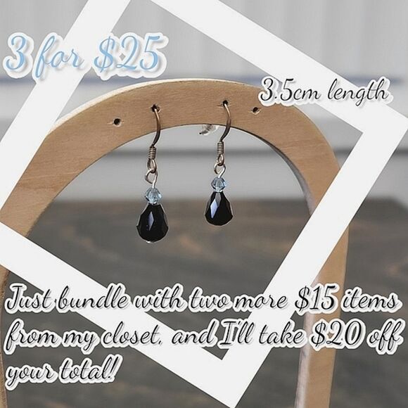 Vtg little faceted blue & black beaded drop earrings - Picture 1 of 6